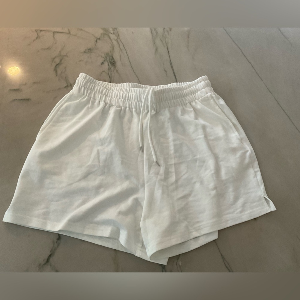 Automet Women’s shorts Size L white